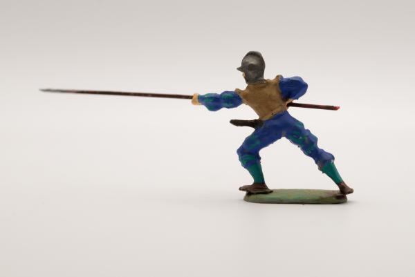 Landsknecht stabbing with French helmet